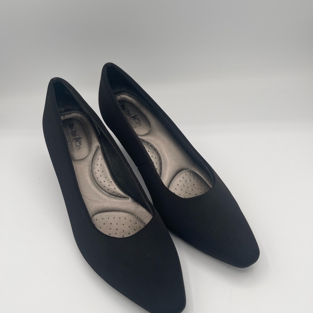 Coach and Four Classic Black Heels Women’s